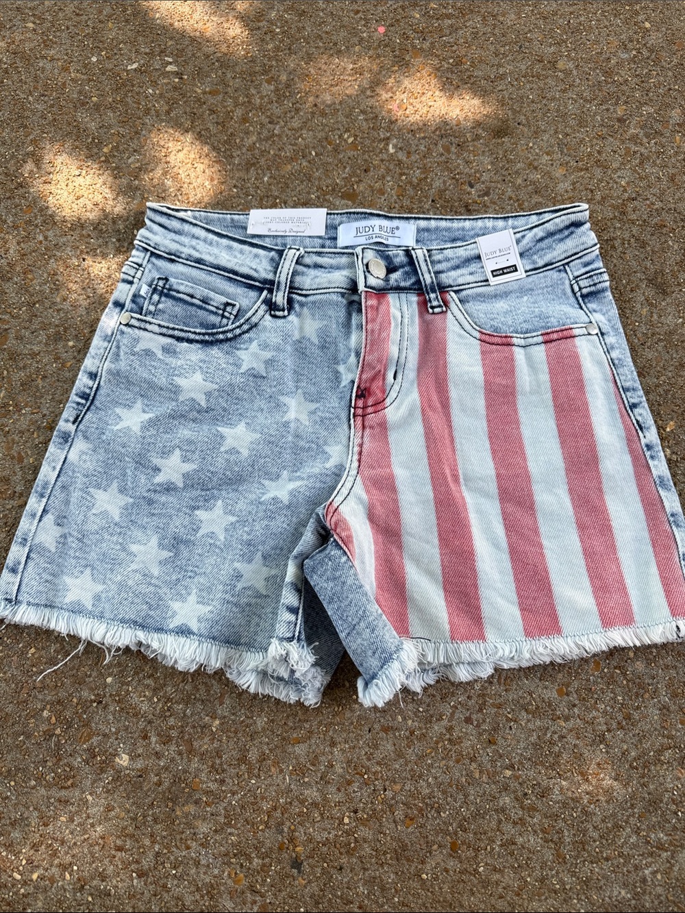 NWT! Judy Blue Women’s Small American Flag Cutoff Denim Jean Shorts - Picture 2 of 5